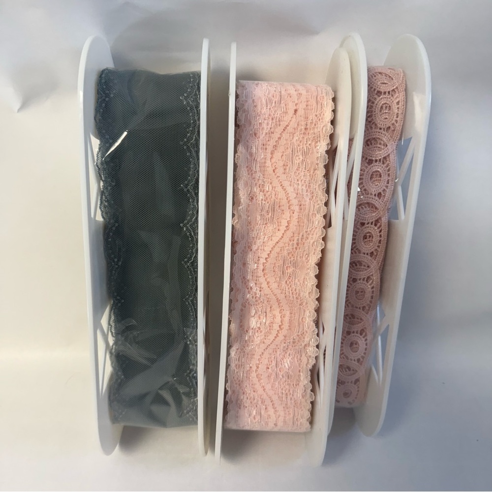 SIMPLICITY 3Spools Delicate Lace NWT